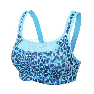 Soutien-gorge de sport simple personnalisé pour femme, design croisé devant et dos, en tissu respirant écologique mélange nylon/spandex - Product Image 2