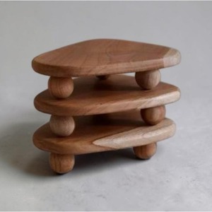 Plateau décoratif en bois ovale minimaliste personnalisable avec pieds en boule pour l'exposition de plantes - Product Image 2