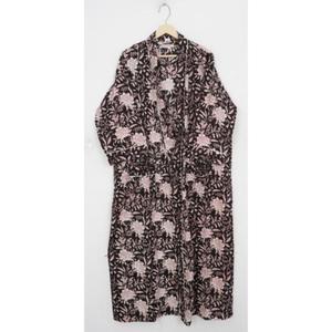 ชุดนอนผู้หญิงผ้าฝ้าย 100% ลายดอกไม้ ชุดเซ็ต ระบายอากาศได้ดี ซักเครื่องได้ ใส่ได้ทุกฤดูใบไม้ร่วง/ฤดูหนาว/ฤดูใบไม้ผลิ/ฤดูร้อน คอวี - Product Image 5