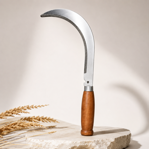 Faucille Courbe Premium en Acier Inoxydable avec Manche en Bois pour l'Agriculture, la Coupe de l'Herbe, le Désherbage, la Récolte des Cultures et les Travaux de Jardinage - Product Image 1