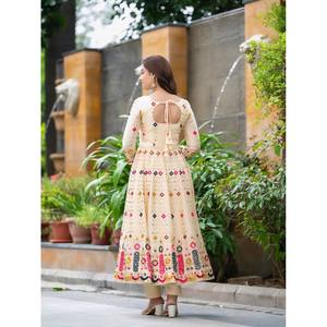 Conjunto de Traje de Fiesta para Mujer con Elegante Vestido Bordado con Lentejuelas - Product Image 4