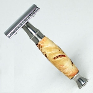 Ensemble de rasoir de sécurité à double lame en acier inoxydable pour hommes, manche en bois de noyer, rasoir à double tranchant, support de rasage, étui en silicone - Product Image 5