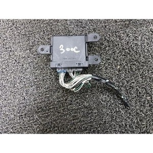 300 ECU y Módulos de Computación Usados 56054049AE - Product Image 3
