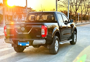 Pick-up Nissan <span class=keywords><strong>Navara</strong></span> 4x4 <span class=keywords><strong>double</strong></span> cabine d'occasion <span class=keywords><strong>2017</strong></span>, bien entretenu, peinture d'origine, faible kilométrage, meilleur rapport qualité-prix, stock d'exportation Chine - Product Image 5