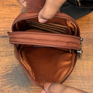 Bolso bandolera pequeño de cuero genuino de grano completo de alta calidad personalizable, riñonera cruzada de cuero, bolsos de pecho de moda para hombres y mujeres - Product Image 6