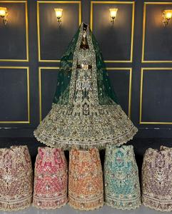 Conjunto de Lehenga Choli de terciopelo bordado 100% algodón, largo hasta el suelo, atuendo nupcial con Dupatta, sin arrugas, tradicional - Product Image 4