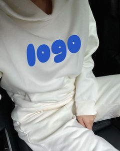 Sweat-shirt à capuche oversize pour femme, couleur unie, en coton tricoté, manches longues, imprimé lettres, poche avant, respirant, idéal pour le printemps - Product Image 3