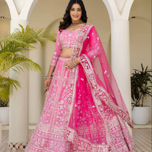 Lehenga Choli de créateur pour mariage, 4 mètres, évasé, en filet papillon, broderie de sequins, fausse fourrure, matériaux recyclés, traditionnel - Product Image 1