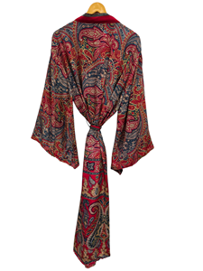 Robe kimono de luxe en soie patchwork, cache-maillot de bain, tenue de nuit, longue robe, kimono indien vintage fait main en soie de sari recyclée - Product Image 2
