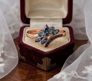 Anillo de Plata de Ley 925 de Alta Calidad con Piedras de Topacio y Zafiros Azules Naturales en Forma de Marquesa - Product Image 1