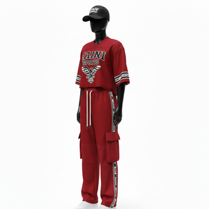 Conjunto deportivo de 2 piezas para mujer, ligero, de malla de poliéster, 180 GSM, rojo, estilo panel utilitario, con logo personalizado. Conjuntos para mujer. - Product Image 4