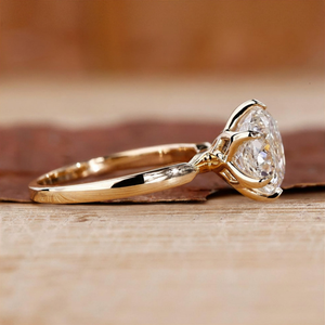 Anillo de Compromiso con Diamante Solitario de Corte Ovalado, Oro Blanco de 14K, Anillo de Novia Minimalista para Mujer - Product Image 2