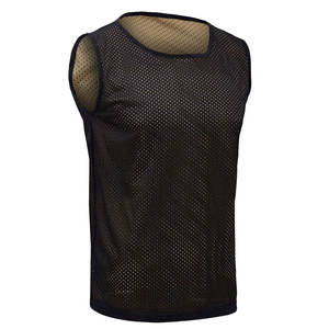 Gilet d'entraînement réversible personnalisé |   Gilet de sport respirant en maille noire kaki |   Tablier d'entraînement antibactérien à séchage rapide double couche - Product Image 3