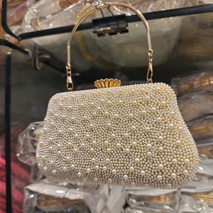 Sac à main tropical brodé à la main avec perles pour femmes - Product Image 1