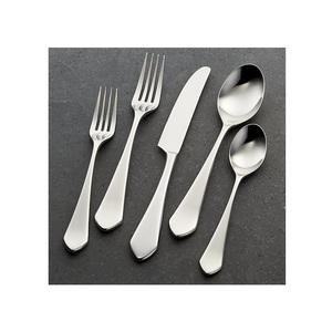 Couverts en métal de luxe pour service de table, conçus pour des occasions de repas élégantes et des réceptions familiales harmonieuses - Product Image 5