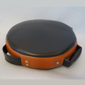 Protège-tibias de Muay Thai en cuir de vachette de qualité supérieure |   Cibles de protection professionnelles pour mollets de boxe MMA |   Arts martiaux de haute intensité - Product Image 2