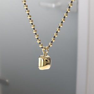 Pendentif en moissanite Asscher de 3,0 ct, serti à la collette, avec dos boutonné, style géorgien, en or noir et chaîne à billes à maillons noirs - Product Image 3