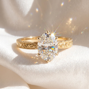 Bague de fiançailles populaire en or jaune 18 carats de haute qualité avec diamant de laboratoire VVS taille ovale gravé pour femme, bijoux fins - Product Image 1