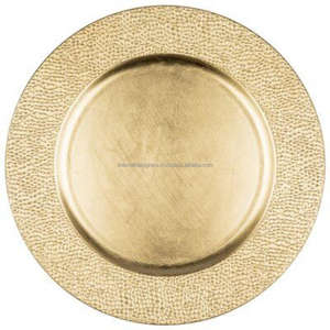 Assiette de présentation de luxe plaquée or pour mariage, en laiton, avec motif floral gravé, sans danger pour les aliments - Product Image 2