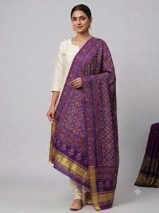 Dupatta Bandhani con Estampado de Diseñador |   Dupatta Tradicional Rajasthani Bandhej |   Dupatta Étnica Suave - Product Image 3