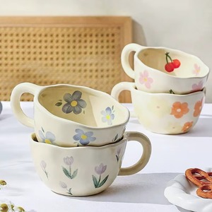Mug en céramique tendance, parfait pour un usage personnel et des cadeaux réfléchis. Mug en céramique mignon avec un aspect moderne et élégant. - Product Image 3
