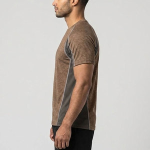 T-shirt de sport léger conçu pour les séances d'entraînement, la course à pied et les activités physiques quotidiennes, offrant un confort durable. - Product Image 5