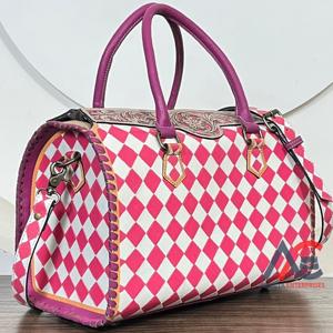 Bolso de Viaje de Lujo Moderno, Bolso Grande de Cuero a Cuadros Hecho a Mano, Bolso Bandolera para Mujer - Product Image 1