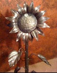 Metal Sunflower Garden Stake Outdoor Decor Simple Style Aluminium Plant Sculpture - Product Image 1