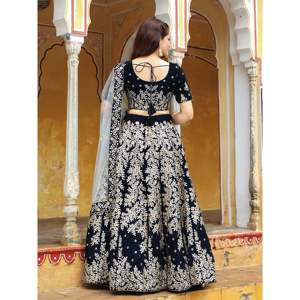 Lehenga choli ผ้ากำมะหยี่ปักสีกรมท่าสวยงาม - Product Image 3