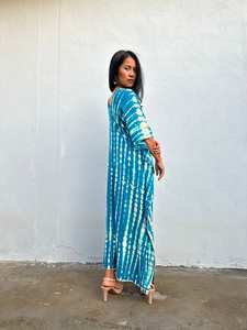 Kaftan bleu aqua tie-dye, robe de plage confortable pour les vacances à la plage - Product Image 3