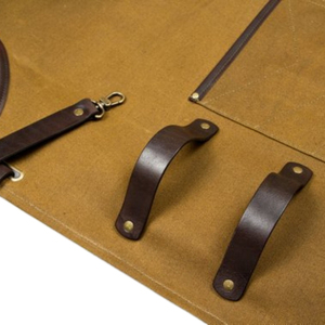Tabliers de barbier classiques réutilisables en cuir AQDAS INDUSTRIES, design personnalisé avec sangle et poches, tablier de barbier professionnel - Product Image 2
