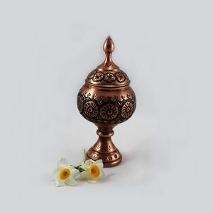 Pot à sucre en cuivre couleur antique traditionnel avec couvercle, bol à bonbons classique à piédestal floral, pour la restauration, la maison, l'hôtel, décoration festive - Product Image 1