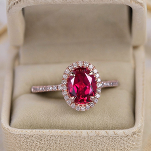 Anillo de oro macizo de rubí cultivado en laboratorio de 6x8mm, estilo Art Deco, anillo apilable de Halo, tono de Metal personalizable/pureza - Product Image 1