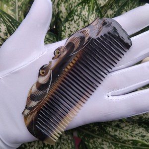 Peine de Cuerno Hecho a Mano con Patrón de Grano Único, Producto Artesanal Tradicional, Artesanía Natural - Product Image 6