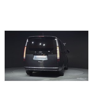 สำหรับรถยนต์ฮุนได สตาร์เรีย รุ่น Lounge 9 ที่นั่ง ปี 2023 เดือนมิถุนายน วิ่ง 88,933 กม. เครื่องยนต์ดีเซล เกียร์อัตโนมัติ มาตรฐานไอเสียยูโร 5 เบาะหนัง พวงมาลัยซ้าย - Product Image 4