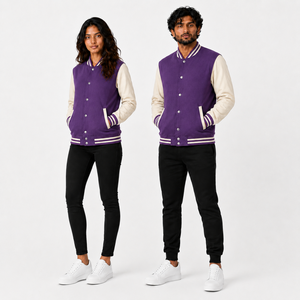 Chaqueta Varsity Personalizable Unisex Morada y Crema con Cierre de Broches, Mangas en Contraste, Ribete Acanalado y Bolsillos para Ropa Urbana - Product Image 3