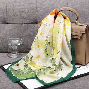 Écharpe carrée de luxe 90*90CM en satin de soie 100% respirant, décontractée, avec logo personnalisé, couleurs variées, service OEM, toutes saisons, pour femmes - Product Image 2