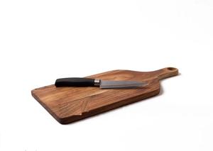 Planche à découper en bois élégante, épaisse et durable, compatible couteaux, finition lisse avec poignée, design élégant à grain de bois, idéale pour la cuisine - Product Image 4