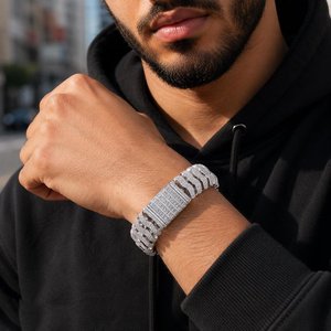 Pulsera de eslabones cubanos Iced Out de plata de ley 925 con diamantes de moissanita VVS, pulsera llamativa de lujo estilo Hip Hop para hombre con pavé. - Product Image 1