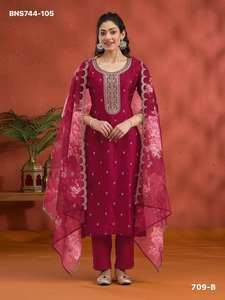 Fournisseur indien de tissus pour salwar-kameez de qualité supérieure, en soie Vichitra avec fil de viscose et broderies, idéal pour les tenues de festival. - Product Image 4