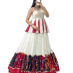 Nouvelle rayonne pure multi-patchwork avec dentelle retouche Lehenga Choli vêtements de mariage en soie formelle - Product Image 2