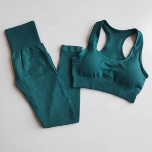 Conjunto de Yoga de 2 Piezas para Mujer, Ropa Deportiva para Gimnasio, Secado Rápido, Alta Calidad, Moderno y Sin Costuras - Product Image 6