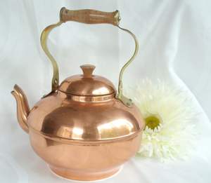 Tetera de cobre de calidad profesional con base de calentamiento rápido, diseño ergonómico y boquilla de vertido suave y controlado. - Product Image 6