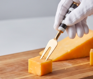 Ensemble de couteau et fourchette à fromage en acier inoxydable doré, 2 pièces, avec manche en pierre marbrée, durable pour une utilisation en cuisine - Product Image 3
