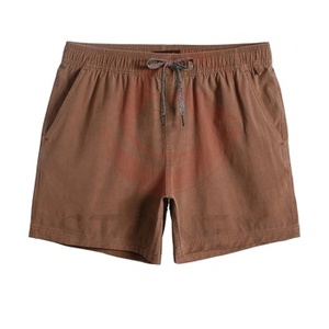 Short coupe-vent d'été décontracté pour hommes en polyester avec taille élastique et poches de couleur unie orange pour un usage quotidien - Product Image 1