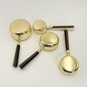 Ensemble de 4 tasses et cuillères à mesurer numériques personnalisées en acier inoxydable avec poignée en résine pour la cuisine et la pâtisserie - Product Image 5