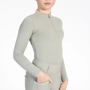 Haut de base équestre pour enfants en tissu extensible doux, respirant et confortable, personnalisable - Product Image 1