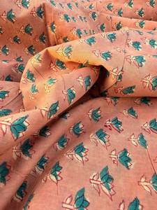 Tela 100% Algodón con Estampado Floral de Durazno, Impresa a Mano con Técnica Buta |   Tela para Confección de Calzado Pequeño de Jaipur al por Mayor - Product Image 3