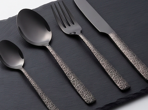 Ensemble de couverts en métal noir mat avec design de poignée géométrique, style minimaliste, passe au lave-vaisselle, pour la vaisselle de mariage - Product Image 6