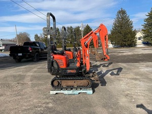 Mini-excavatrice hydraulique sur chenilles Kubota, machine compacte pour travaux agricoles, aménagement paysager, construction et travaux de terrassement - Product Image 4